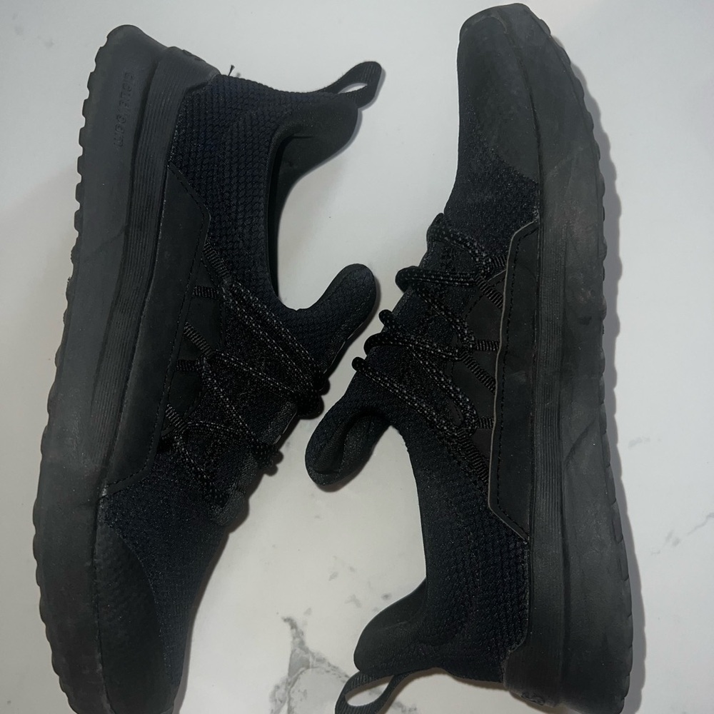 Adidas Running Shoes sz 5 - Picture 2 of 5